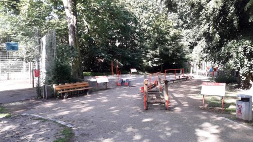 Spielplatz im Unteren Luisenpark um 12.00 Uhr